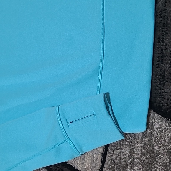 NIKE THERMA-FIT EMBROIDERED SWOOSH THUMB-HOLE SWEATSHIRT - Picture 10 of 12